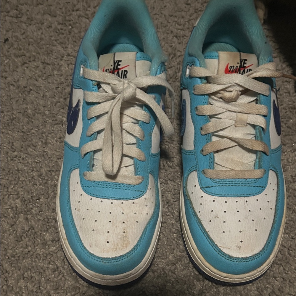 Nike Kids Aqua and White Sneakers
